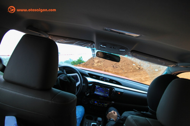 Trải nghiệm nhanh Toyota Hilux mới: đã đáng tiền hơn Trải nghiệm nhanh Toyota Hilux mới: đã đáng tiền hơn