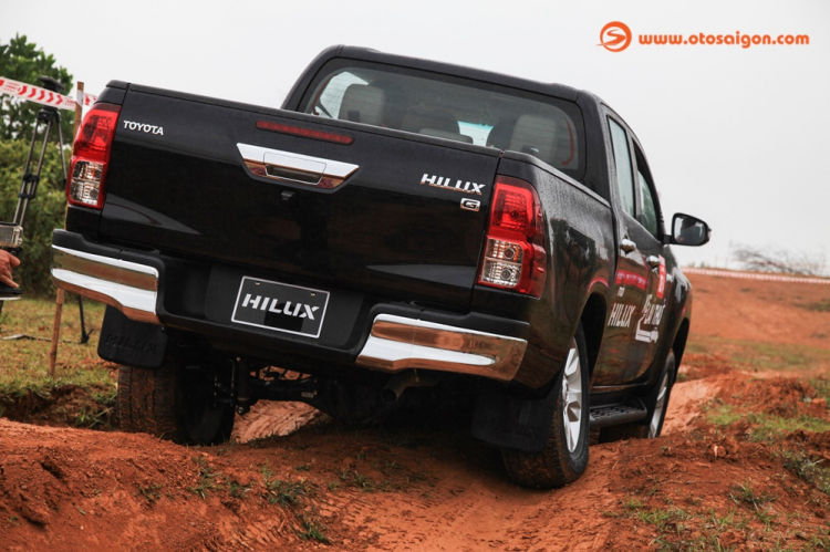 Trải nghiệm nhanh Toyota Hilux mới: đã đáng tiền hơn Trải nghiệm nhanh Toyota Hilux mới: đã đáng tiền hơn