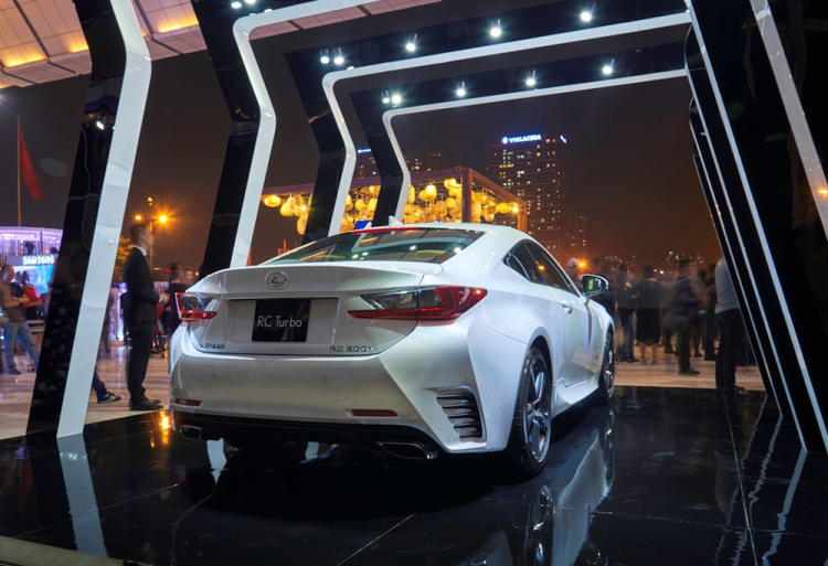 Lexus RC Turbo có giá gần 3 tỷ đồng tại Việt Nam