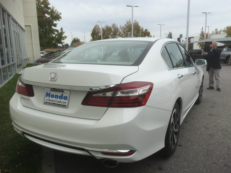 Honda Accord: Tìm chất thể thao trên xe hạng D Honda Accord: Tìm chất thể thao trên xe hạng D