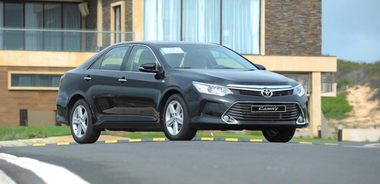 Toyota Việt Nam giới thiệu Camry nâng cấp mới