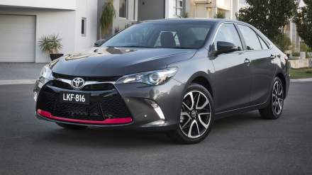 2016_toyota_camry_atara-sx_04.jpg