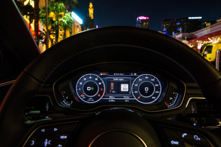 Audi-Vehicle-to-Infrastructure-2-850x567.jpg