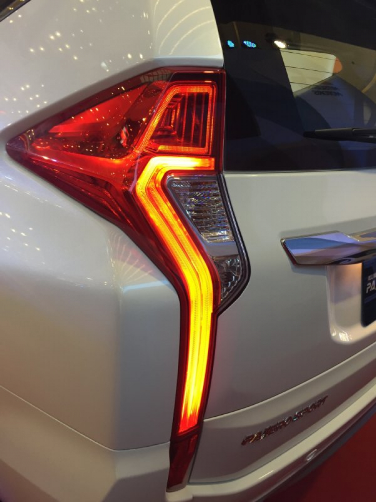 Mitsubishi Pajero Sport hoàn toàn mới có giá từ 1,4 tỷ đồng tại Việt Nam Mitsubishi Pajero Sport hoàn toàn mới có giá từ 1,4 tỷ đồng tại Việt Nam