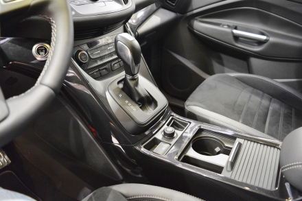 Ford-Kuga-ST-Line-centre-console-at-2016-Bologna-Motor-Show.jpeg