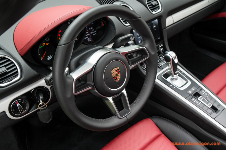 Đánh giá Porsche 718 Boxster 2016: Chiếc xe dành cho khủng hoảng tuổi thanh niên