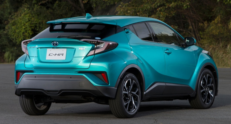 Toyota C-HR có giá từ 487 triệu đồng tại Nhật