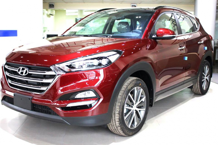 Nên đợi mua Fortuner 2017 hay mua Hyundai Tucson new?