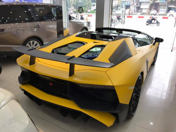 Lamborghini Aventador LP750-4 SV Roadster bất ngờ về Việt Nam