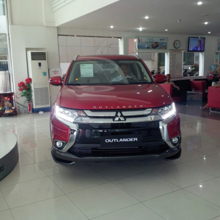 Tư vấn giữa Mitsubishi Outlander 2.4 và Subaru Forester 2.0il Tư vấn giữa Mitsubishi Outlander 2.4 và Subaru Forester 2.0il