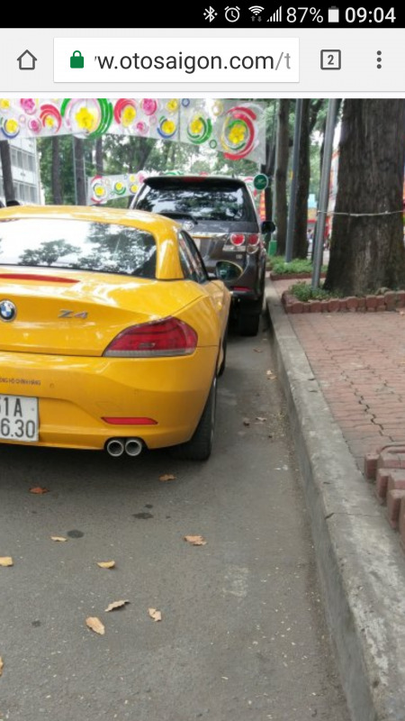 Phụ nữ lái xe