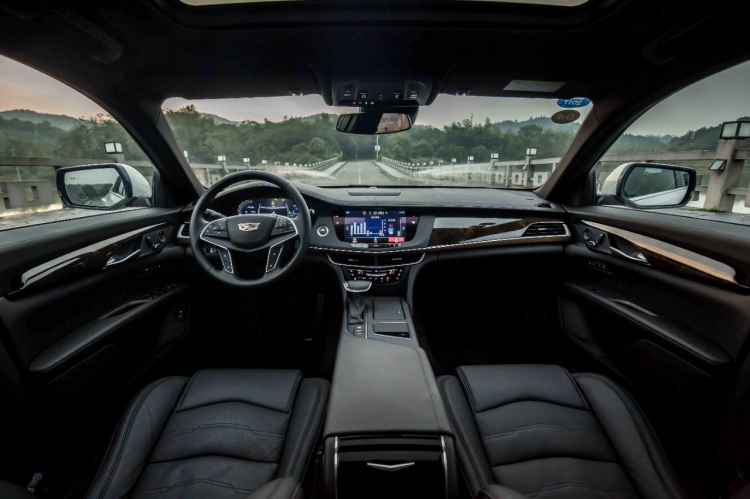Cadillac giới thiệu CT6 PHEV 2017 chỉ tiêu thụ 1,7 lít/100 km