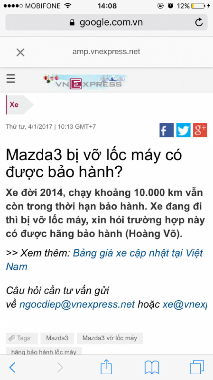 Mazda 3 bị vỡ lốc máy
