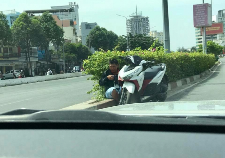 Bắn tốc độ khi xuống cầu vượt Hàng Xanh Bắn tốc độ khi xuống cầu vượt Hàng Xanh