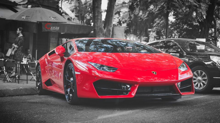 Vẻ đẹp của Lamborghini Huracan LP580-2 bản cầu sau (RWD).