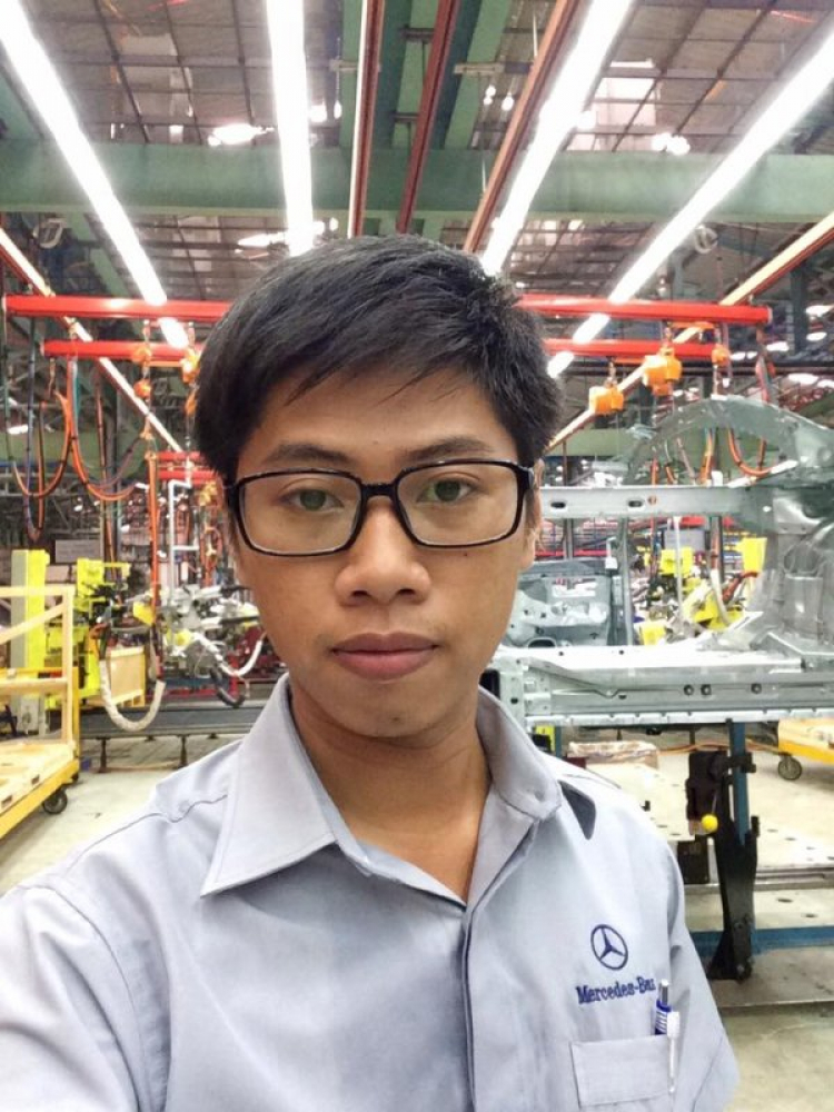 Chiêm ngưỡng dây chuyền lắp ráp một chiếc xe Mercedes-Benz Chiêm ngưỡng dây chuyền lắp ráp một chiếc xe Mercedes-Benz