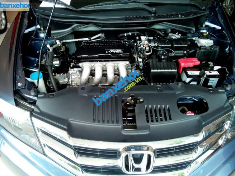 Nhờ hướng dẫn cách châm nước phun kính lái Nhờ hướng dẫn cách châm nước phun kính lái