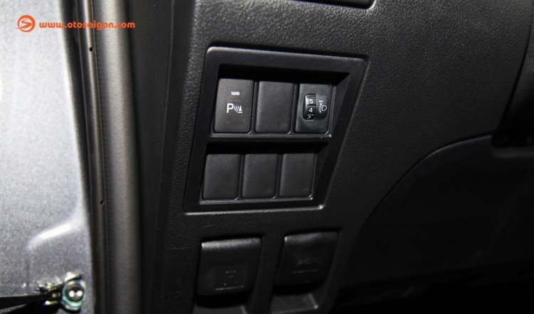 Cận cảnh những trang bị trên Fortuner G 4x2 MT giá 981 triệu đồng Cận cảnh những trang bị trên Fortuner G 4x2 MT giá 981 triệu đồng