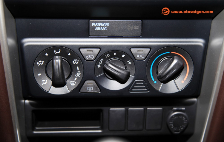 Cận cảnh những trang bị trên Fortuner G 4x2 MT giá 981 triệu đồng Cận cảnh những trang bị trên Fortuner G 4x2 MT giá 981 triệu đồng
