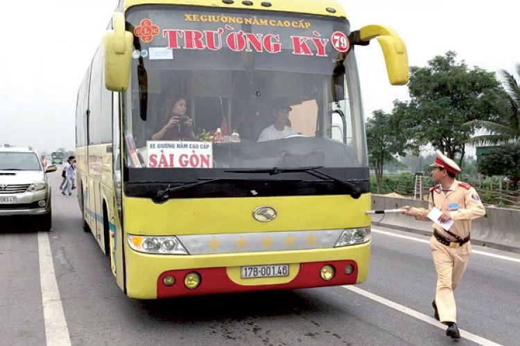 Lãnh đạo trực tiếp cầm đường dây nóng ATGT dịp Tết!