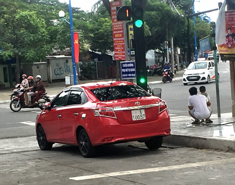 Đầu to, óc trái nho !