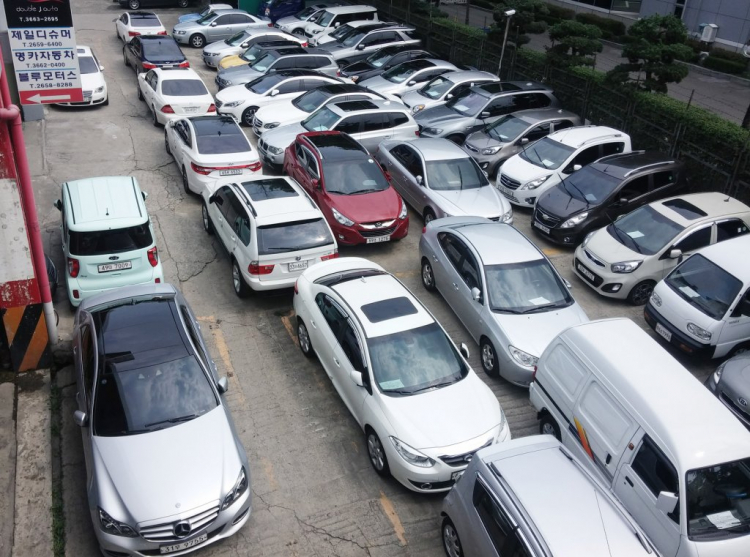 Cận cảnh Kia Sorento bảo hành 10 năm- giá 2,2 tỷ đồng tại Singapore Cận cảnh Kia Sorento bảo hành 10 năm- giá 2,2 tỷ đồng tại Singapore