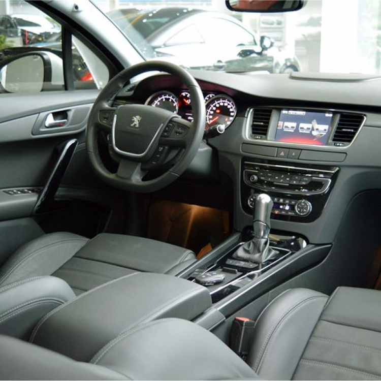Hỏi về giá Camry 2.5Q Hỏi về giá Camry 2.5Q