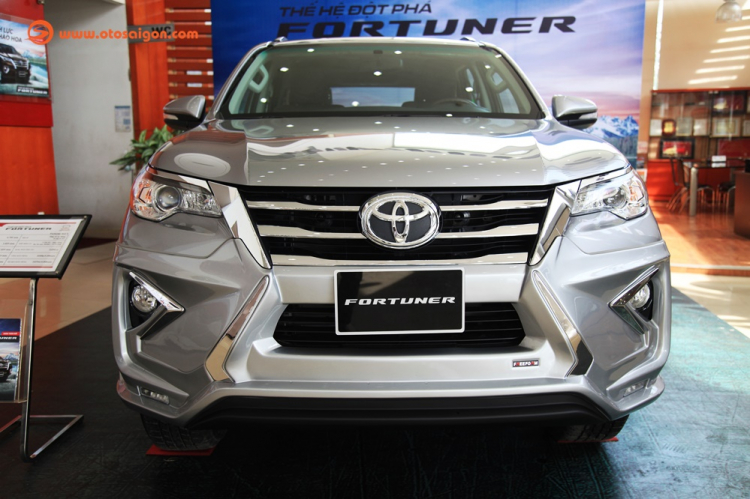 Ảnh chi tiết Toyota Fortuner V 4x2 AT giá 1,149 tỷ đồng