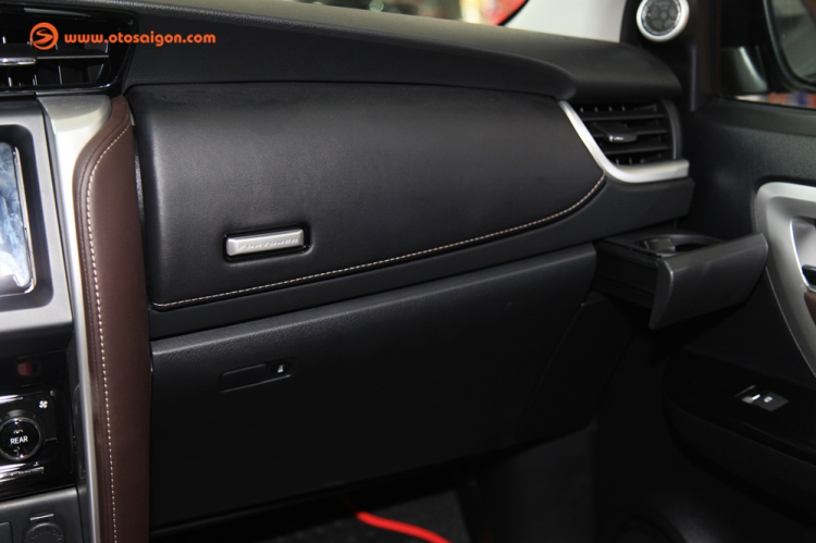 Ảnh chi tiết Toyota Fortuner V 4x2 AT giá 1,149 tỷ đồng Ảnh chi tiết Toyota Fortuner V 4x2 AT giá 1,149 tỷ đồng