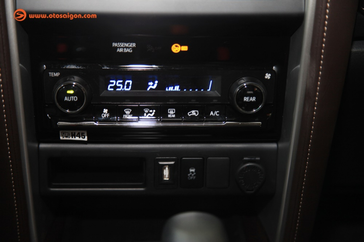 Ảnh chi tiết Toyota Fortuner V 4x2 AT giá 1,149 tỷ đồng Ảnh chi tiết Toyota Fortuner V 4x2 AT giá 1,149 tỷ đồng