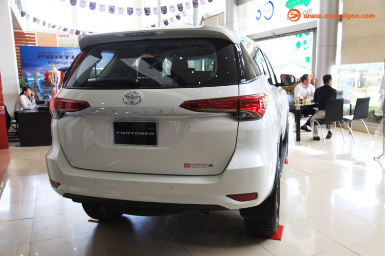 Ảnh chi tiết Toyota Fortuner V 4x2 AT giá 1,149 tỷ đồng