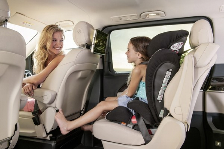 Mercedes-Benz ra mắt V-Class 8 chỗ ngồi hoàn toàn mới