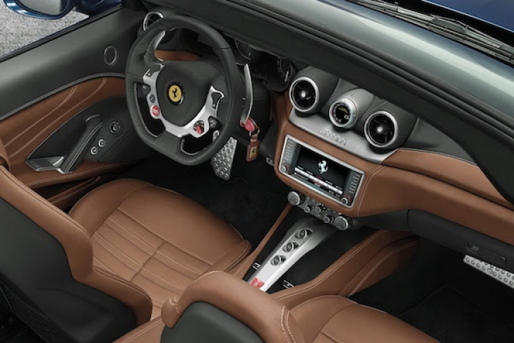 Ferrari California T: chiếc mui trần quyến rũ - tốc độ