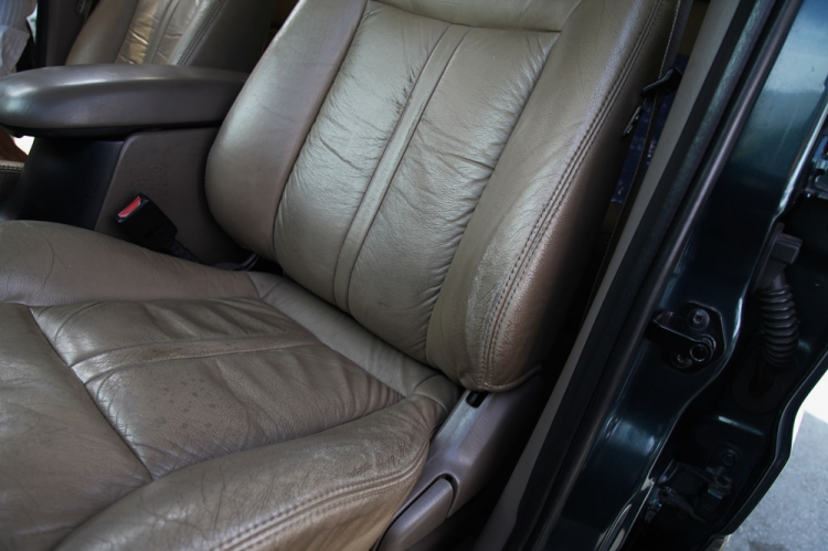 Đánh giá của thành viên Otosaigon về Ford Escape sau 15 năm và 158.000 km Đánh giá của thành viên Otosaigon về Ford Escape sau 15 năm và 158.000 km