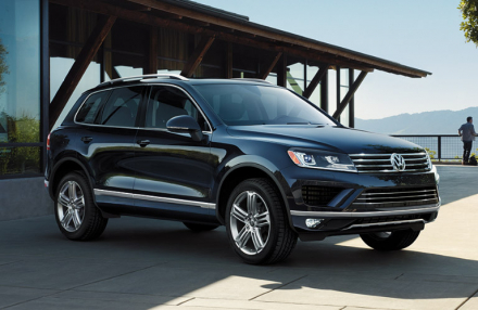 2016-Volkswagen-Touareg.jpg