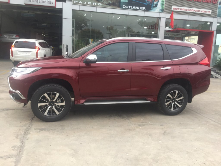Mitsubishi Việt Nam giảm giá Pajero Sport trước áp lực từ Toyota Fortuner