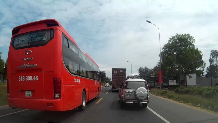 Đua khách ngày Tết