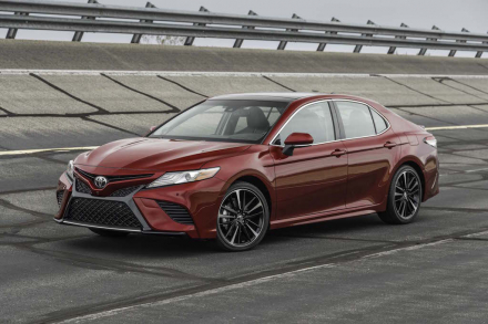 2018-Toyota-Camry-XSE-V-6-front-three-quarter.jpg