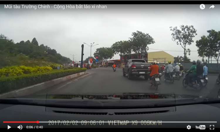 Mũi tàu Trường Chinh - Cộng Hòa, bắt láo đường cong phải xi nhan??? Mũi tàu Trường Chinh - Cộng Hòa, bắt láo đường cong phải xi nhan???