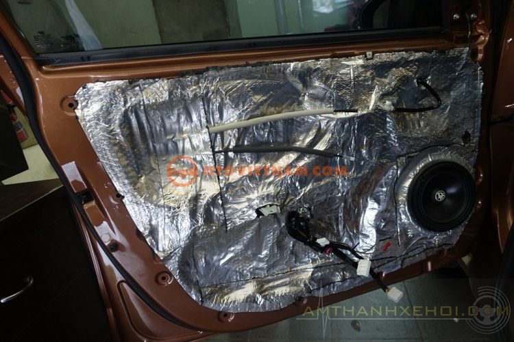 Vũ Car Workshop: Chuyên độ "âm thanh - hình ảnh - mâm - body" cho xe hơi. Vũ Car Workshop: Chuyên độ "âm thanh - hình ảnh - mâm - body" cho xe hơi.