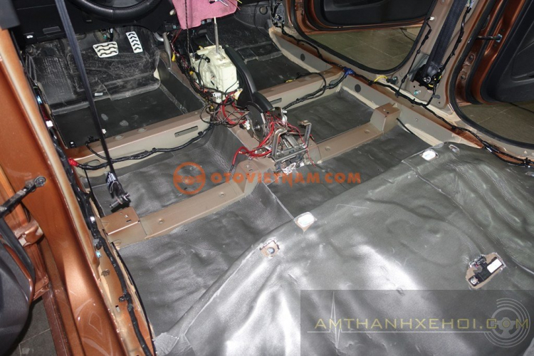Vũ Car Workshop: Chuyên độ "âm thanh - hình ảnh - mâm - body" cho xe hơi. Vũ Car Workshop: Chuyên độ "âm thanh - hình ảnh - mâm - body" cho xe hơi.