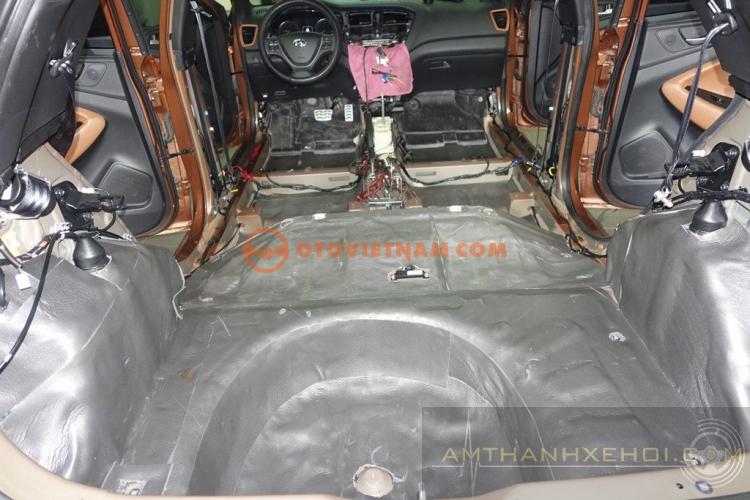 Vũ Car Workshop: Chuyên độ "âm thanh - hình ảnh - mâm - body" cho xe hơi. Vũ Car Workshop: Chuyên độ "âm thanh - hình ảnh - mâm - body" cho xe hơi.