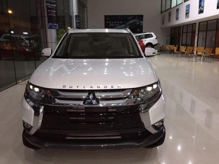 Tư vấn xe Hyundai Santa Fe 2017 hay Nissan X-trail 2.5 SV 2017? Tư vấn xe Hyundai Santa Fe 2017 hay Nissan X-trail 2.5 SV 2017?