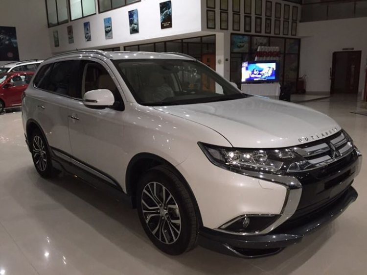 Tư vấn xe Hyundai Santa Fe 2017 hay Nissan X-trail 2.5 SV 2017? Tư vấn xe Hyundai Santa Fe 2017 hay Nissan X-trail 2.5 SV 2017?
