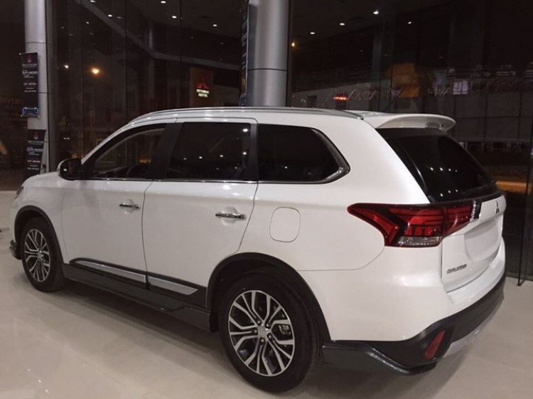 Tư vấn xe Hyundai Santa Fe 2017 hay Nissan X-trail 2.5 SV 2017? Tư vấn xe Hyundai Santa Fe 2017 hay Nissan X-trail 2.5 SV 2017?