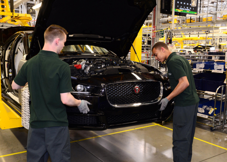 Nhà máy Jaguar Land Rover thất thủ, bị trộm gần 4 triệu đô động cơ