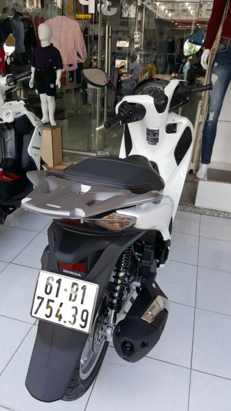 Honda SH150i 2017: Khi phải từ bỏ chiếc ô tô Honda SH150i 2017: Khi phải từ bỏ chiếc ô tô