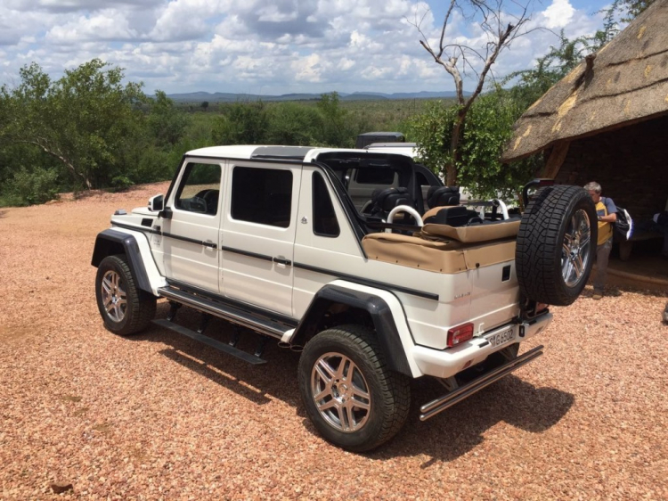 Mercedes-Maybach G650 Landaulet: Siêu mạnh, siêu sang