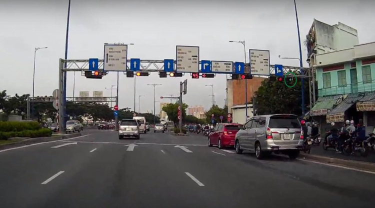 Vượt đèn đỏ số lượng lớn trên đường VVK Vượt đèn đỏ số lượng lớn trên đường VVK