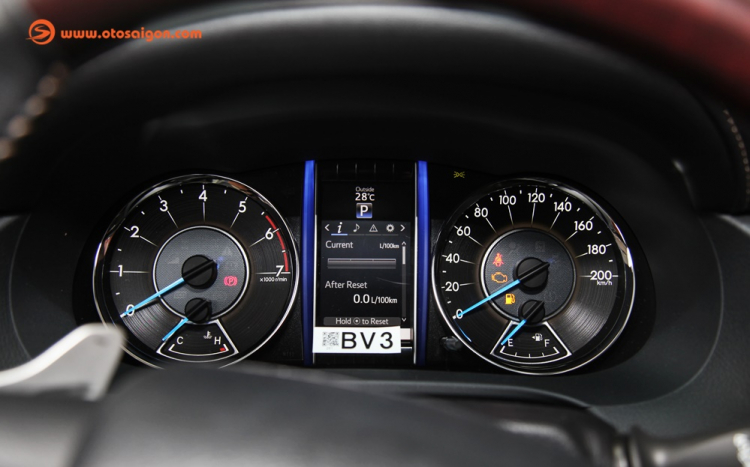 Ảnh chi tiết Toyota Fortuner V 4x4 AT giá 1,308 tỷ đồng tại Việt Nam Ảnh chi tiết Toyota Fortuner V 4x4 AT giá 1,308 tỷ đồng tại Việt Nam